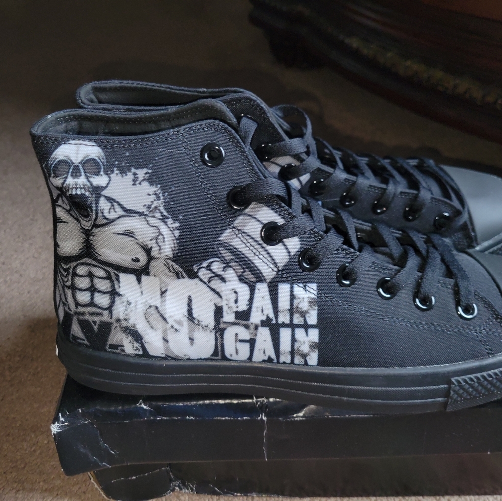 Mens weightlifting sneaker. NO PAIN NO GAIN